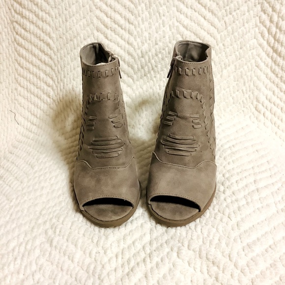 🌵Cut-out Peep Toe Chunk Heel - Picture 6 of 8